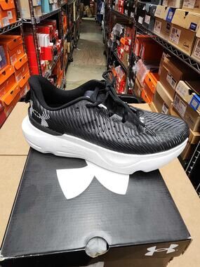 NWT Under Armour Women's Infinite 6, (001) Black/Castlerock/White, 8, US